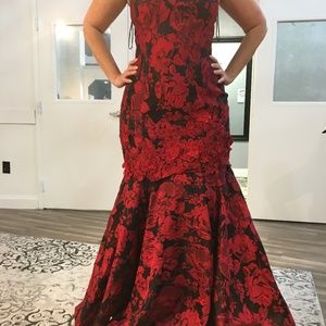 Bodycon  mermaid lace up bodice convertible dress.